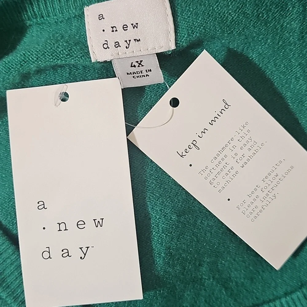 a new day women crewneck 31
